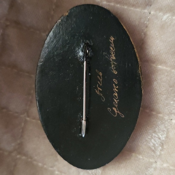 Vintage Russian Hand Painted Lacquerware Roses Brooch Pin - Picture 4 of 6